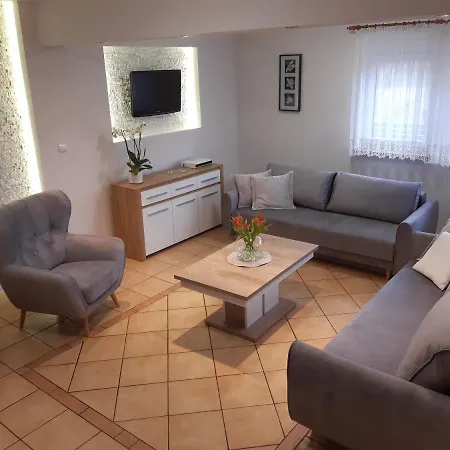 بيت للعطل Dom Bursztyn *